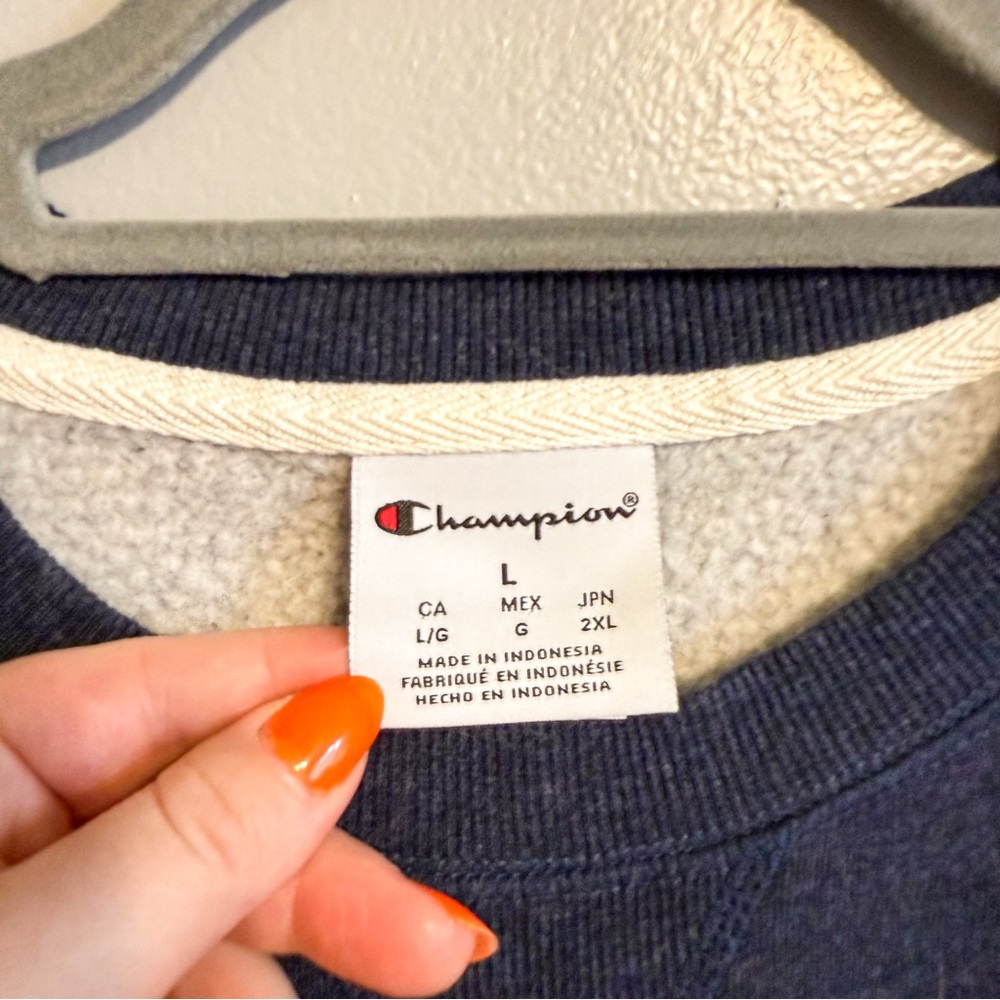 Champion Navy Blue Crewneck Sweatshirt Mens Size L Classic Athletic Pullover - Picture 3 of 5